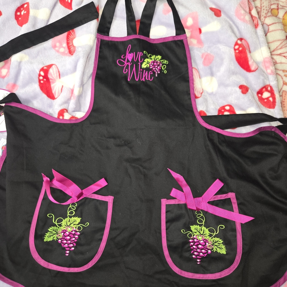 Epic Threads Black and Pink Apron